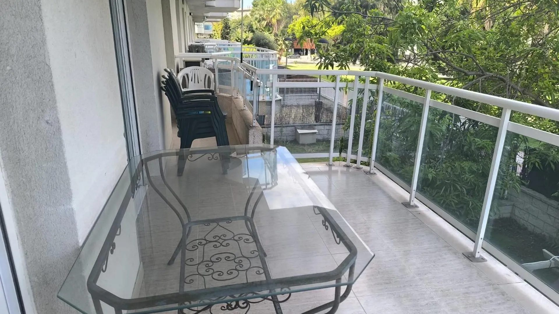 En El Centro De Salou, Playa , Padel , Tenis Y Piscina, Complejo Larimar Apartament Salou